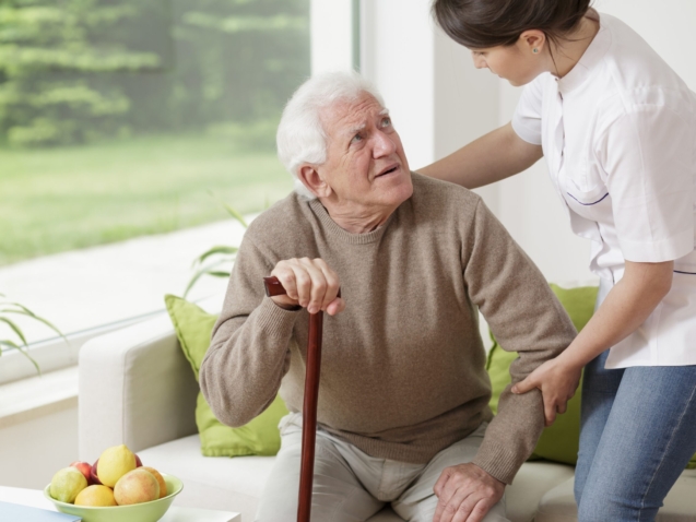 Consejos para prevenir caídas en los adultos mayores